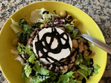 Ensalada de queso de cabra