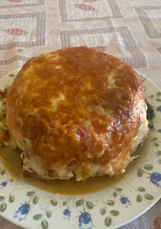 Una foto de 628. Tarta de carne, setas y queso (principal carne)