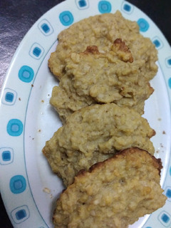 Una foto de Galletas de avena con manzanas 🍎🍪 (sin azúcar)