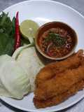 ลาบไก่ชิ้นทอด