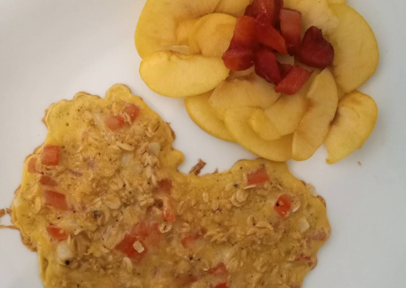 Oat veggies omelet with dessert