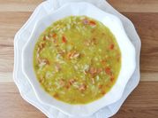 Una foto de arroz verde
