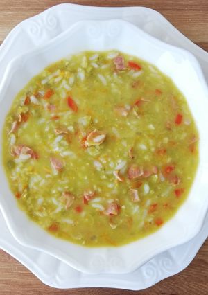 Una foto de Arvejitas partidas con arroz
