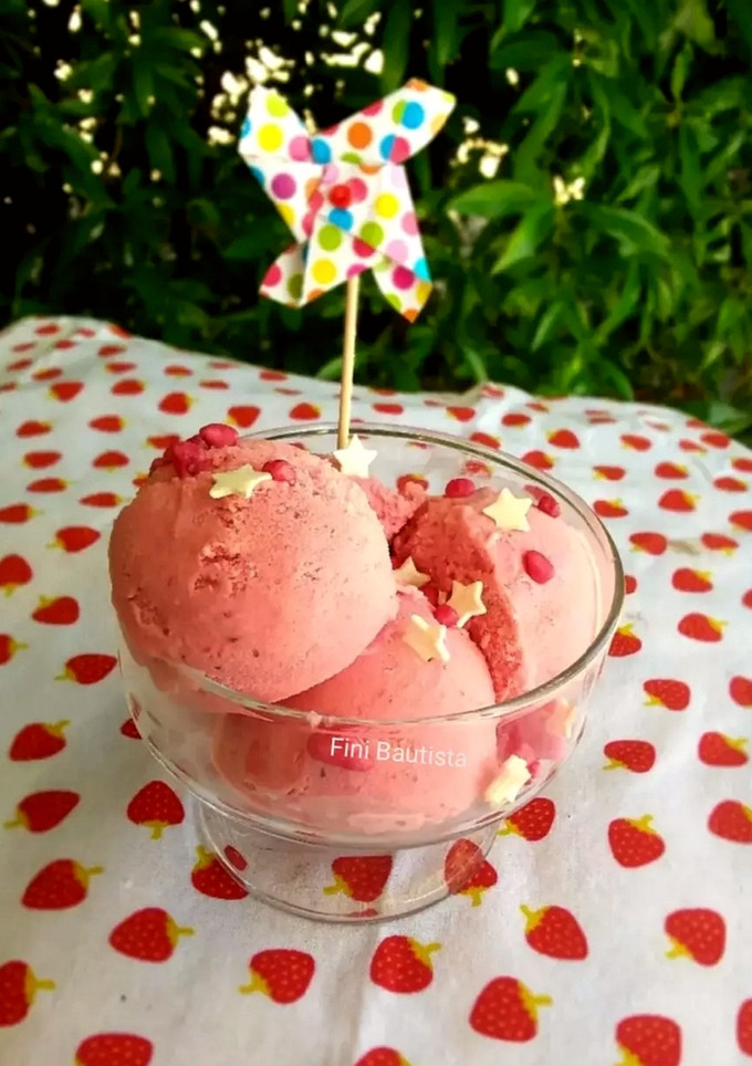 Una foto de Helado de fresa