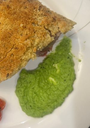 A picture of Mint Pea Puree - Wonderful and the Kids Love It. Very Chefy :P.