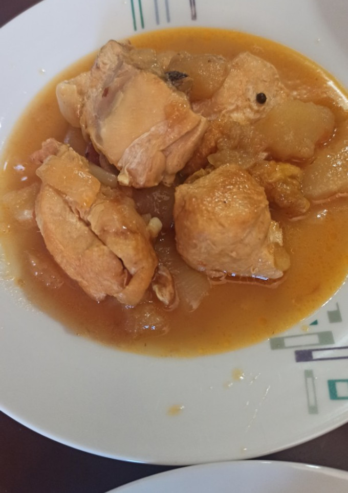 Una foto de Pollo guisado con peras