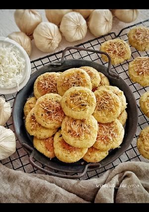 Foto resep Garlic Cheese Cookies
