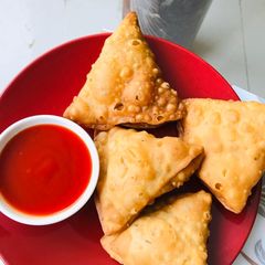 A picture of Spicy potato samosa.