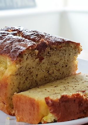 A picture of Keto Lemon Medeira Cake.