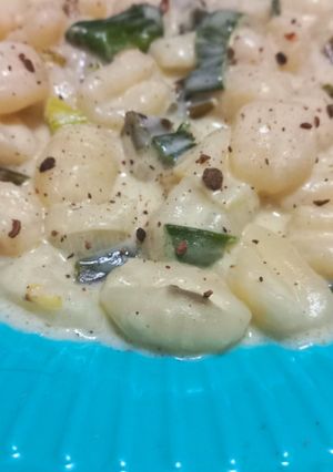 Una foto de Ñoquis  - Gnocchi con Crema de Verdeo
