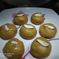 Besan ke laddoo A picture of Besan ke laddoo.