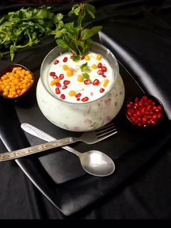 બુંદી ફ્રૂટસ રાયતા (Boondi Fruits Raita Recipe In Gujarati) રેસીપી મુખ્ય ફોટો