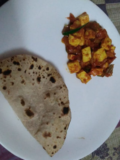 स्पाइसी शिमला मिर्च पनीर (Spicy shimla mirch paneer recipe in Hindi) रेसिपी मुख्य फोटो