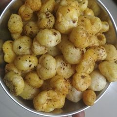 A picture of Spicy roasted makhane.