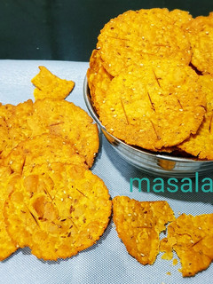 મસાલા પૂરી (masala puri recipe in gujarati) રેસીપી મુખ્ય ફોટો
