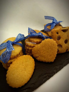 Una foto de Tres clases de galletas de avena con la misma masa (saludable)