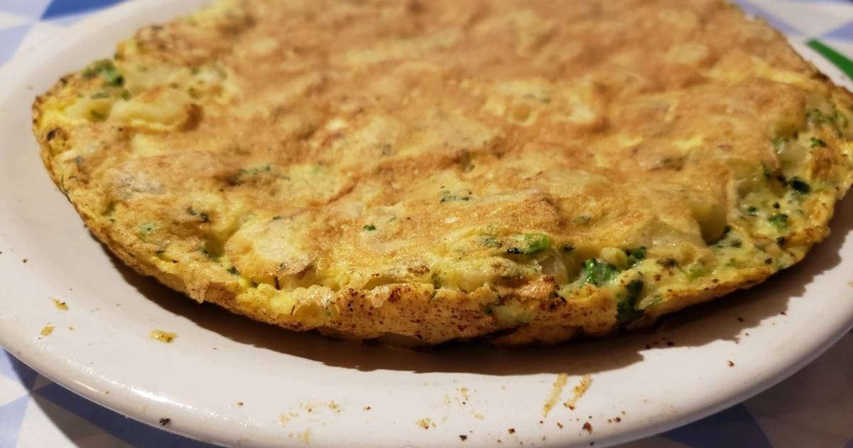 Tortilla de papa y brócoli *fácil y rápido* Receta de Fio Mgabin 👩🏼‍🍳