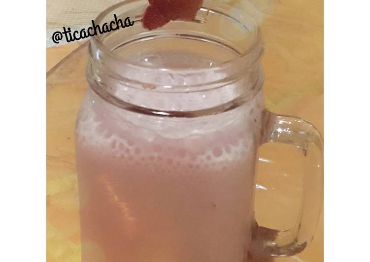 Resep Milkshake Strawberry-Pisang, Bisa Manjain Lidah