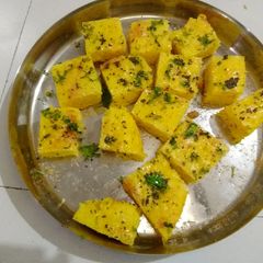 A picture of Besan dhokla.