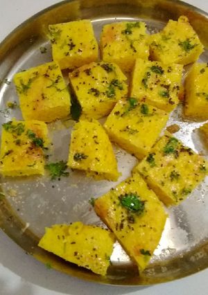 A picture of Besan dhokla.