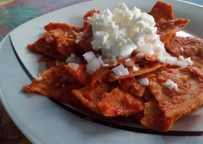 Chilaquiles rojos Receta de Zoyla Enojona ??- Cookpad