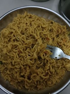 मैगी (maggi recipe in Hindi) रेसिपी मुख्य फोटो