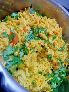 मटर का पुलाव (matar ka pulao recipe in Hindi) रेसिपी मुख्य फोटो