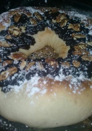 Una foto de Rosca con pastelera de chocolate y nueces!!!!