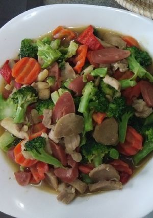 Foto resep Tumis Brokoli wortel bakso sosis