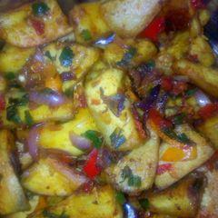 A picture of Dindin kollo (fried sweet potato).