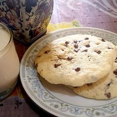 A picture of Giant Microwave 1 minute ChocoChip cookie.