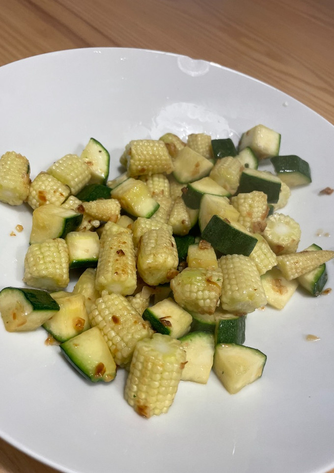 玉米筍蒜炒節瓜 的食譜成品照片