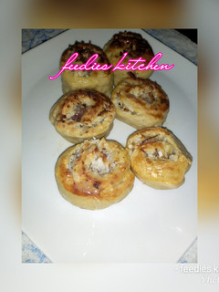 A picture of Coconut rolls.