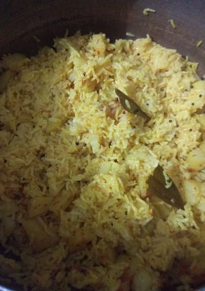 आलू पुलाव (Aloo Pulao recipe in Hindi) रेसिपी मुख्य फोटो