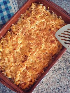 Una foto de Macarrones boloñesa gratinados