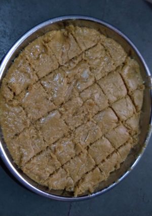 ફરાળી સુખડી (Farali Sukhadi Recipe In Gujarati) રેસીપી મુખ્ય ફોટો