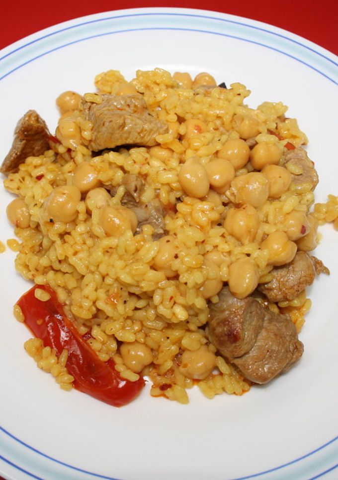Una foto de Arroz con magro y garbanzos