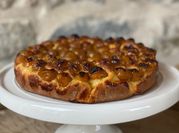 Une photo de tarte aux prunes