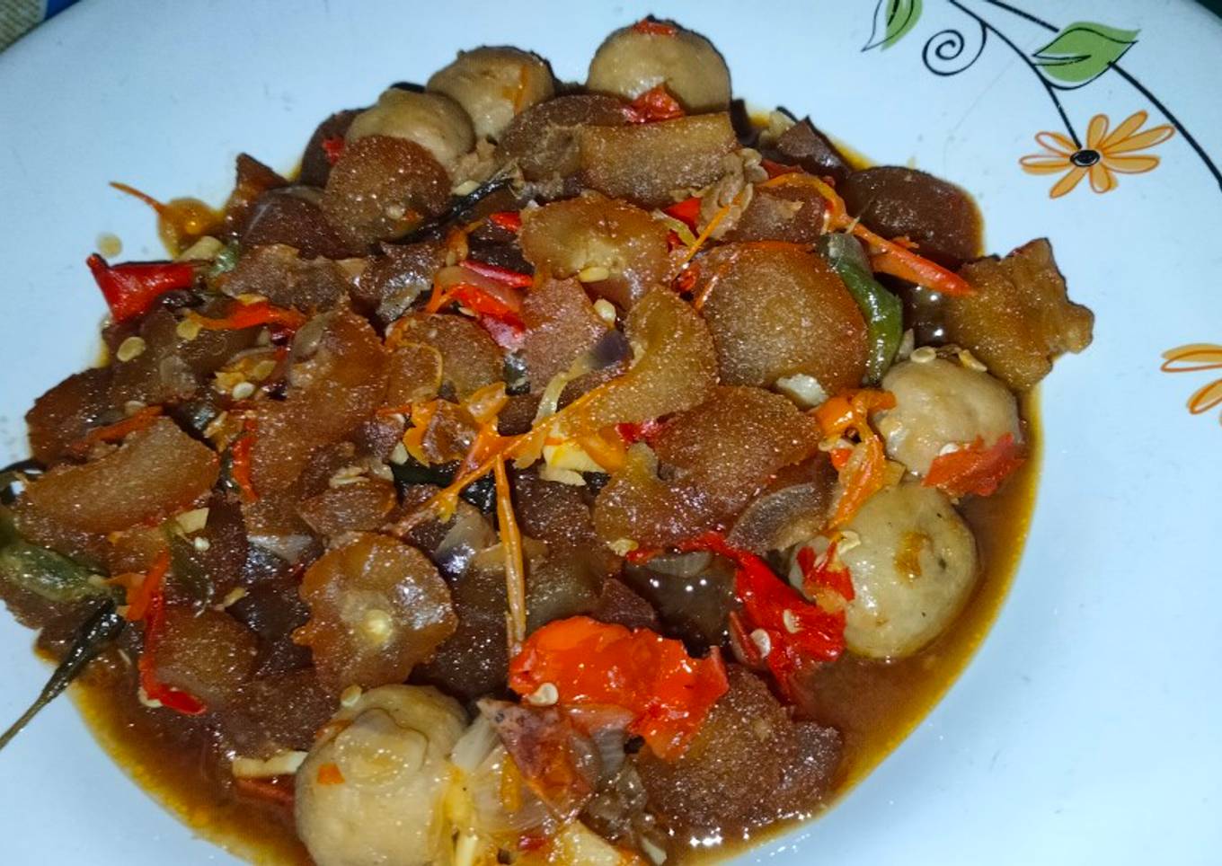 Rica-rica kikil bakso sapi