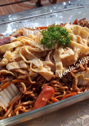 Foto resep Mie Goreng Sosis Telur Iris