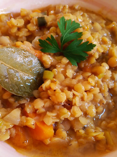Una foto de Guisito express de lentejas turcas: vegano y sin gluten