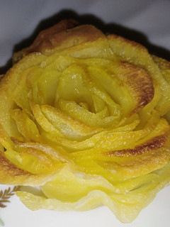عکسی از دستور گل رز سیب زمینی