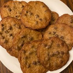 A picture of THIN & CRISPY CHOCOLATE CHIP COOKIES#mommasrecipes.