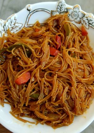 A picture of Chinese vermicelli.