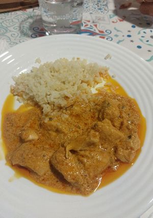 Foto principal de Pechuga al curry con tomate