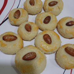 A picture of Naan khatai.