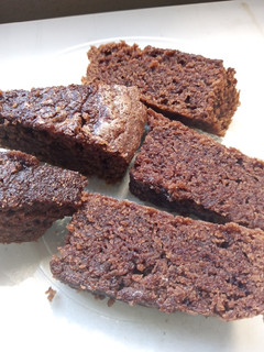 Una foto de Bizcochuelo de chocolate húmedo
