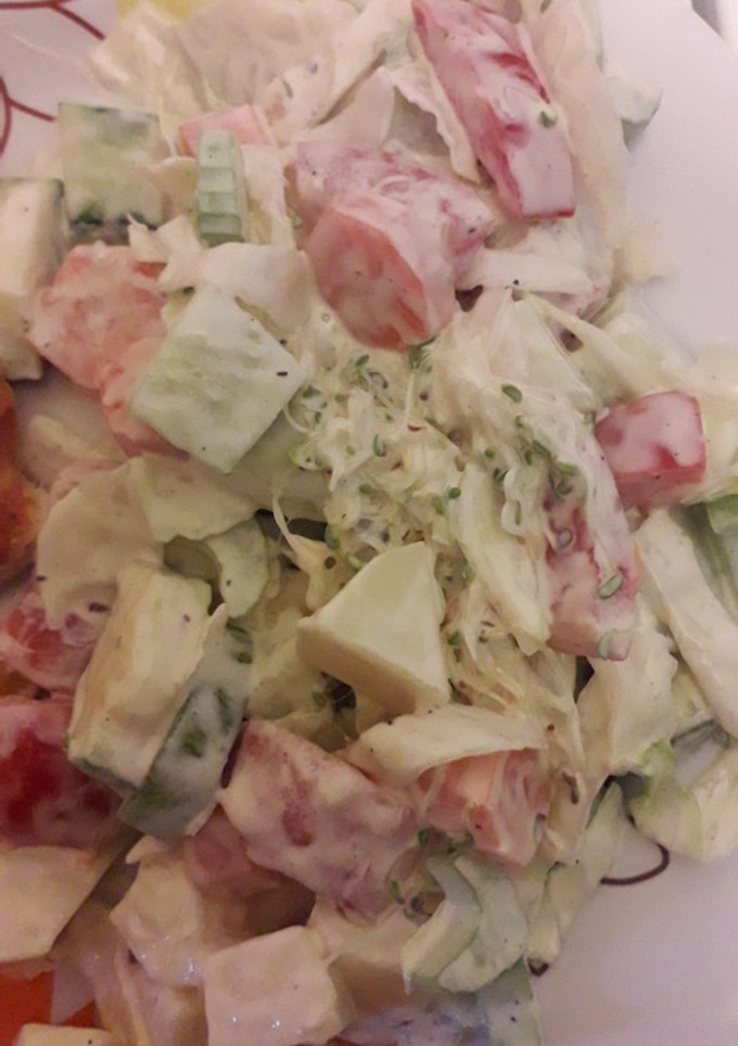 Una foto de Ensalada fresca cremosa