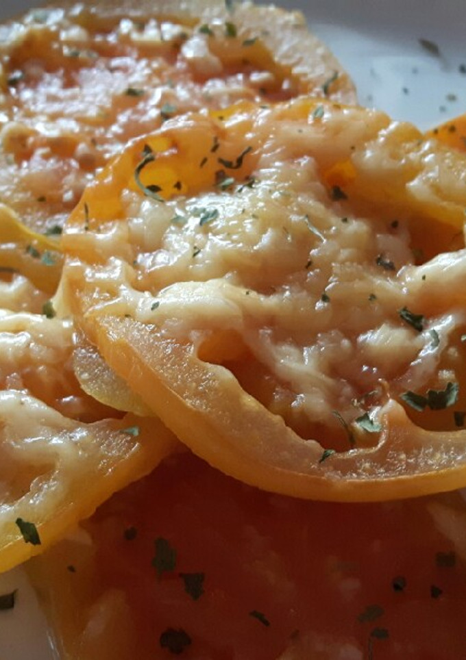 Una foto de Tomates gratinados