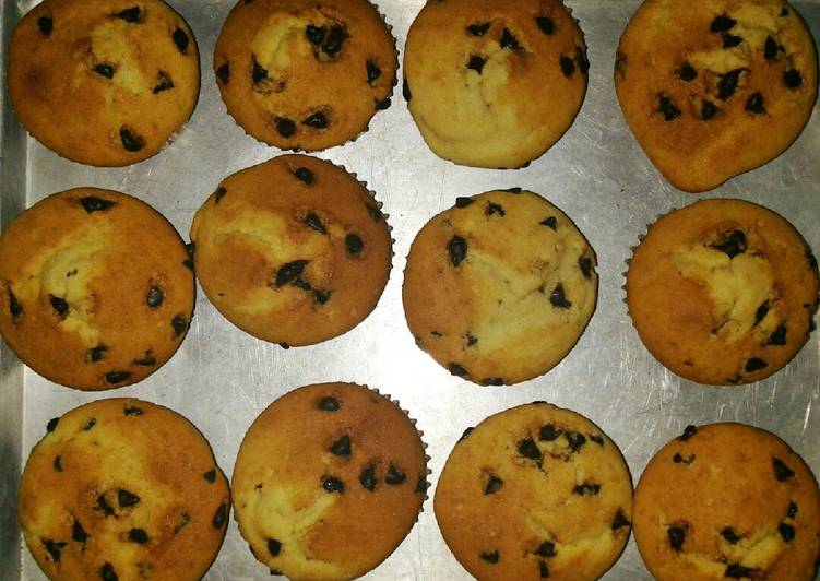 Easiest Way to Make Homemade Chocolate chip muffins